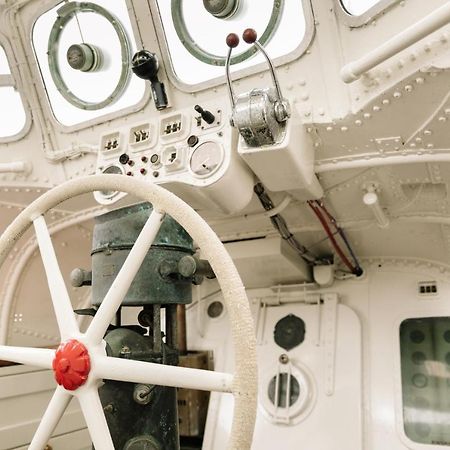 Reddingsboot Harlingen Boat Otel Dış mekan fotoğraf