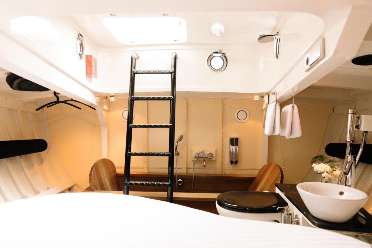 Reddingsboot Harlingen Boat Otel Dış mekan fotoğraf