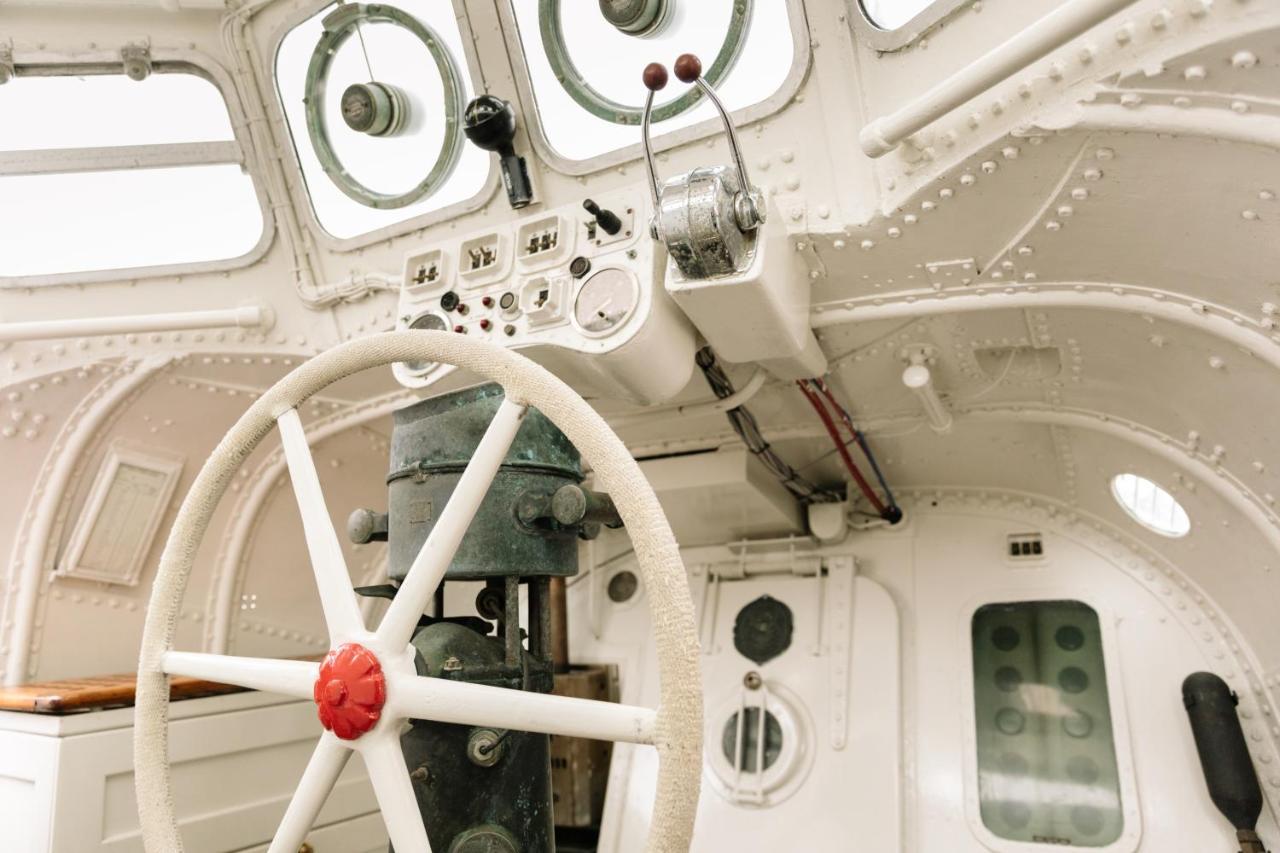Reddingsboot Harlingen Boat Otel Dış mekan fotoğraf